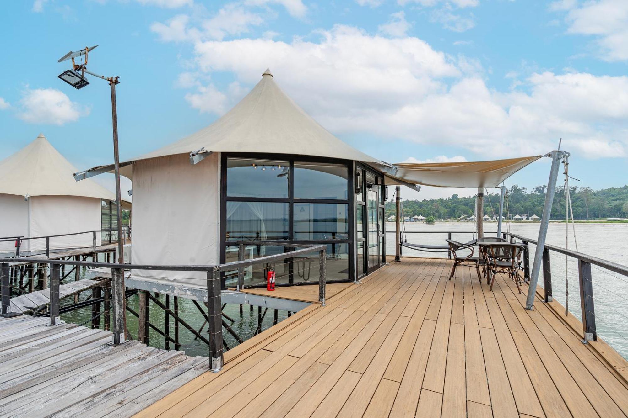Galang Island Kiki Beach Resort, Batam מראה חיצוני תמונה